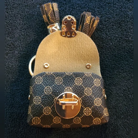 Elegant Earbud Miniture Handbag Carring Case Brown and Goldtone Keychain - Picture 8 of 8